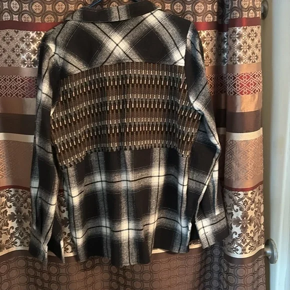 BKE from Buckle mixed media flannel shacket - Picture 4 of 5